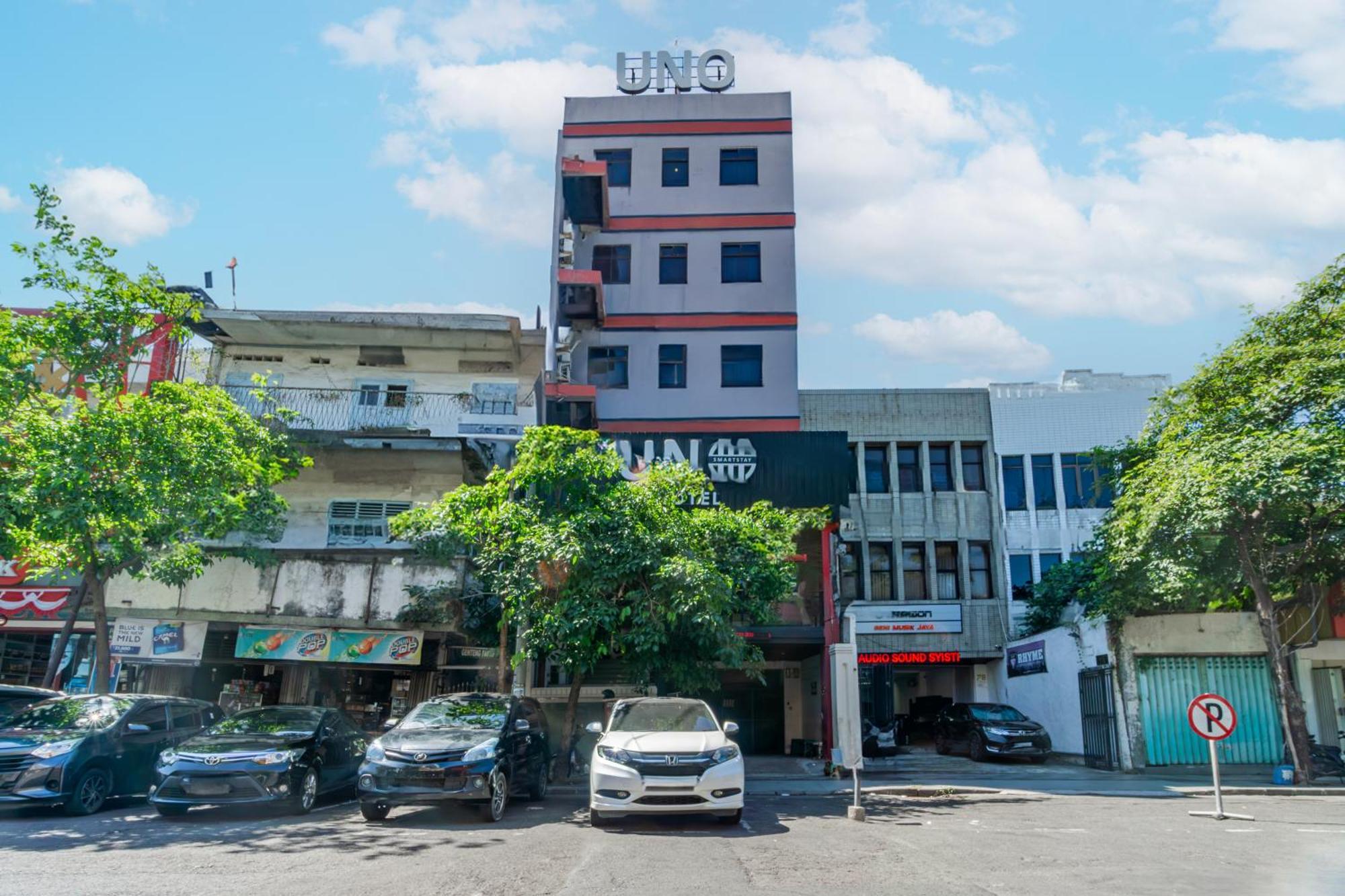 Hotel O Genteng Near Genteng Market Formerly Uno