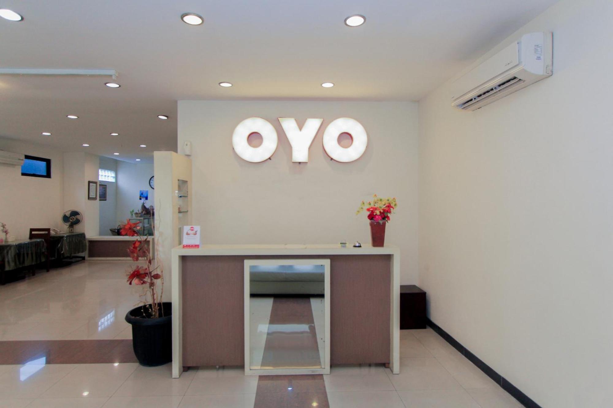 Hotel O Genteng Near Genteng Market Formerly Uno 3*